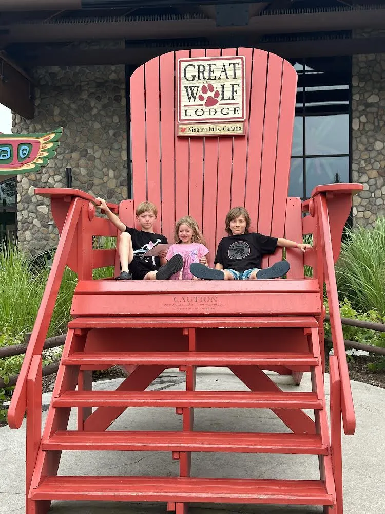 10' Giant Chair